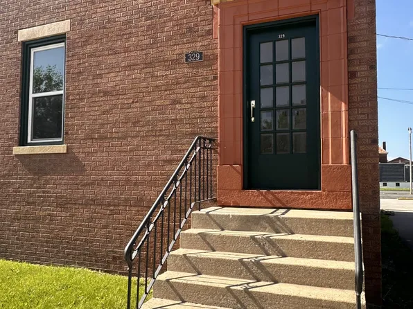 329 E Broadway APT 2, Centralia, IL 62801