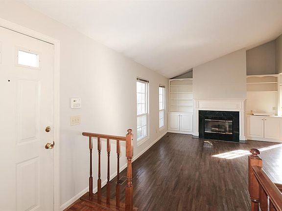 4th image of 10815 Fallsington Ct