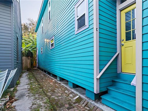 5th image of 2322 Burgundy St