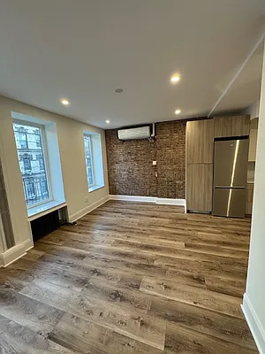 Rented by New York Realty | media 20