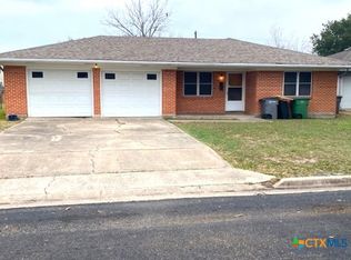 404 Knowlan Ave, Victoria, TX 77901