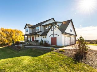 305 82nd St W, Chaska, MN 55318