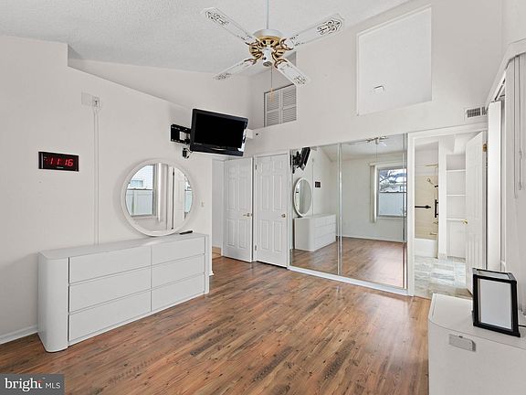 4th image of 19 Birchwood Dr