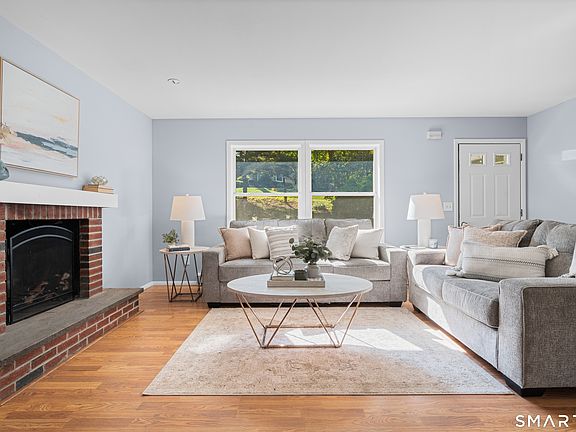 4th image of 18 Hilltop Drive