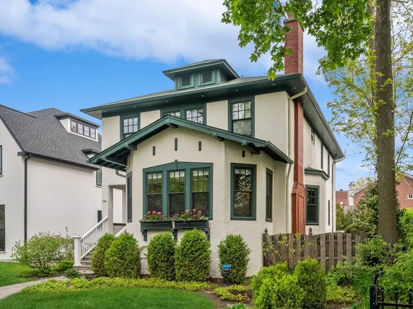 1504 Elmwood Ave, Wilmette, IL 60091
