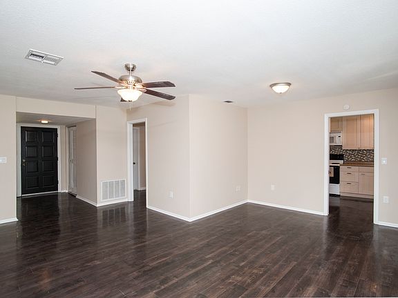 3rd image of 1177 Brook Dr E