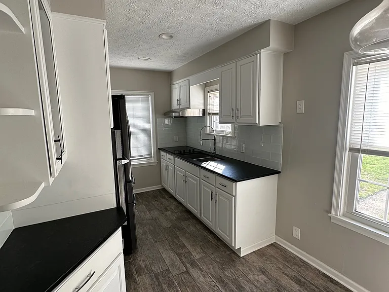 387 E Royal Forest Blvd — Photo 8