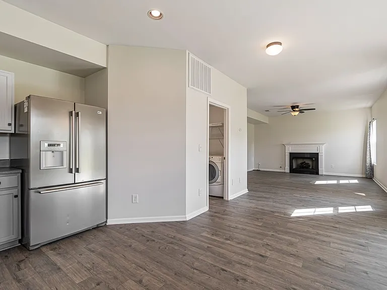 1006 Solomon Ln — Photo 13