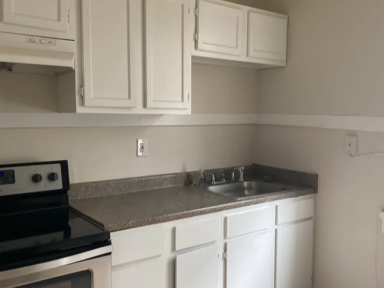 1722 S Lopez St — Photo 2