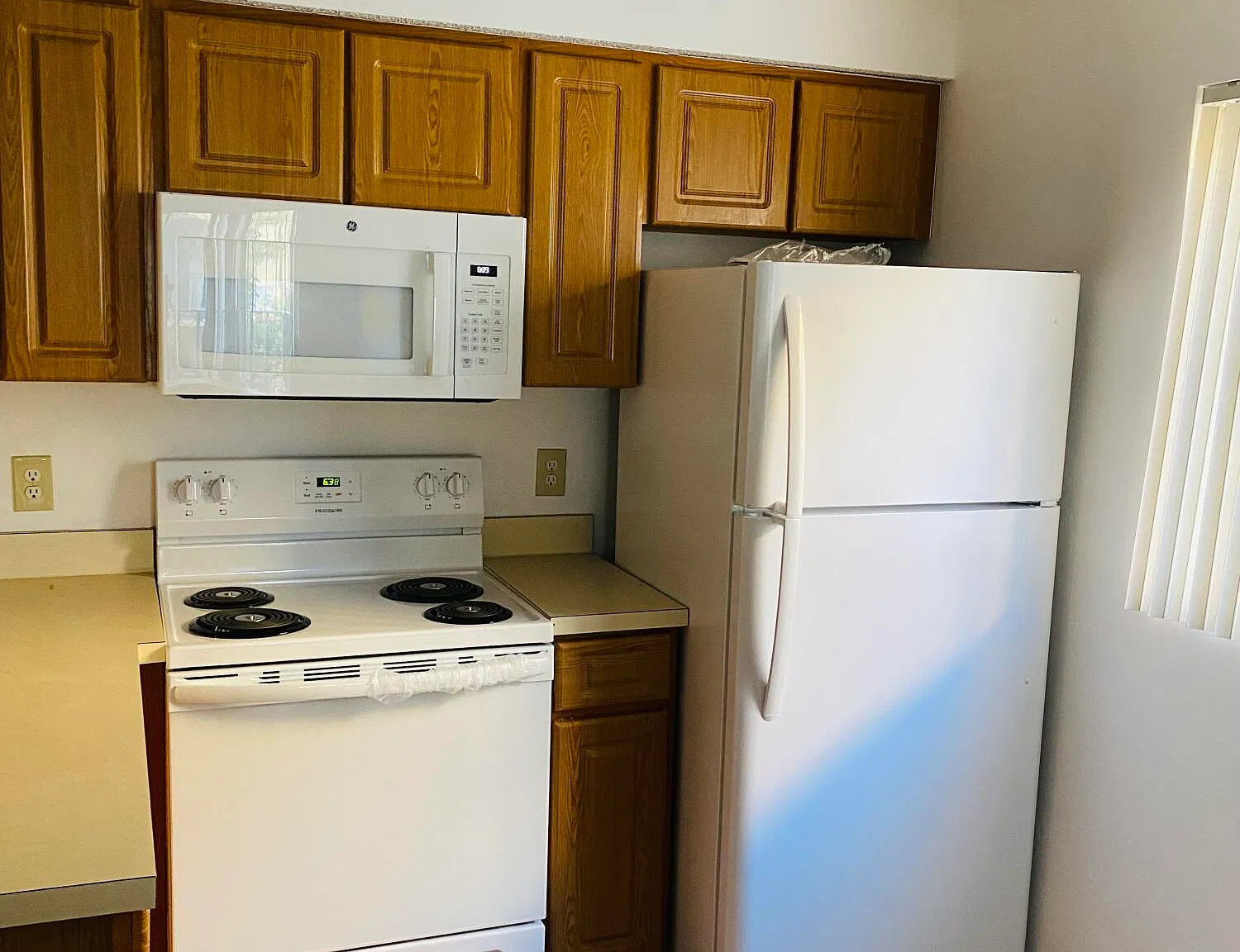 2 bed, 2.0 bath, 923 sqft, $2,000 — Photo 3