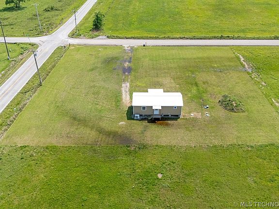 3rd image of 14935 E 380th Rd