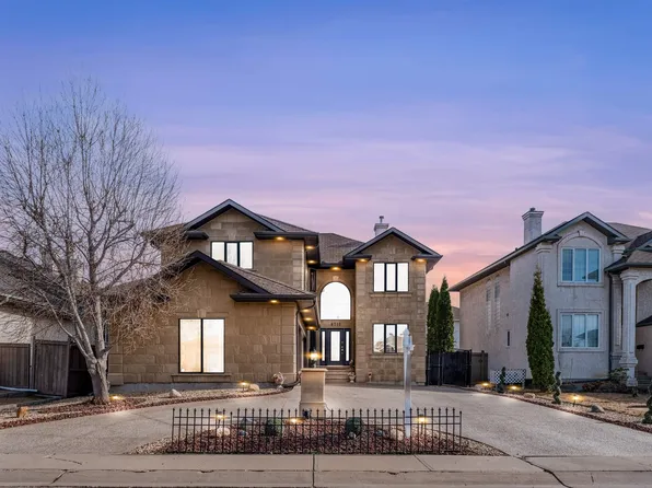 8715 160a Ave NW, Edmonton, AB T5Z 3K4