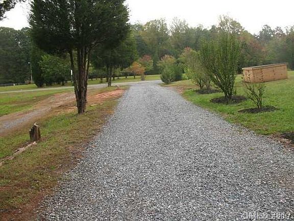 3rd image of 1311 Requa Rd