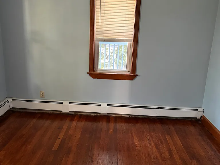 187 Glenway St #2 — Photo 8