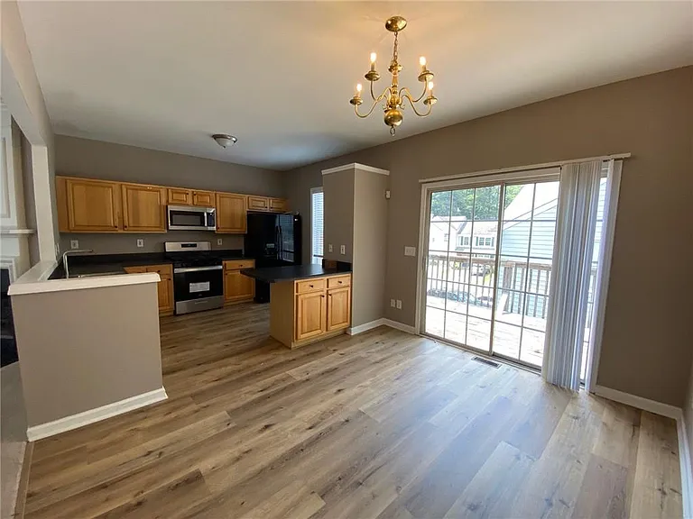 4019 Howell Park Rd — Photo 8