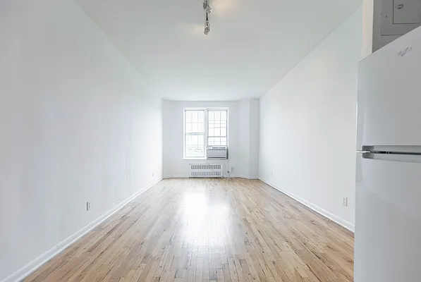 Rented by Bond New York | media 5