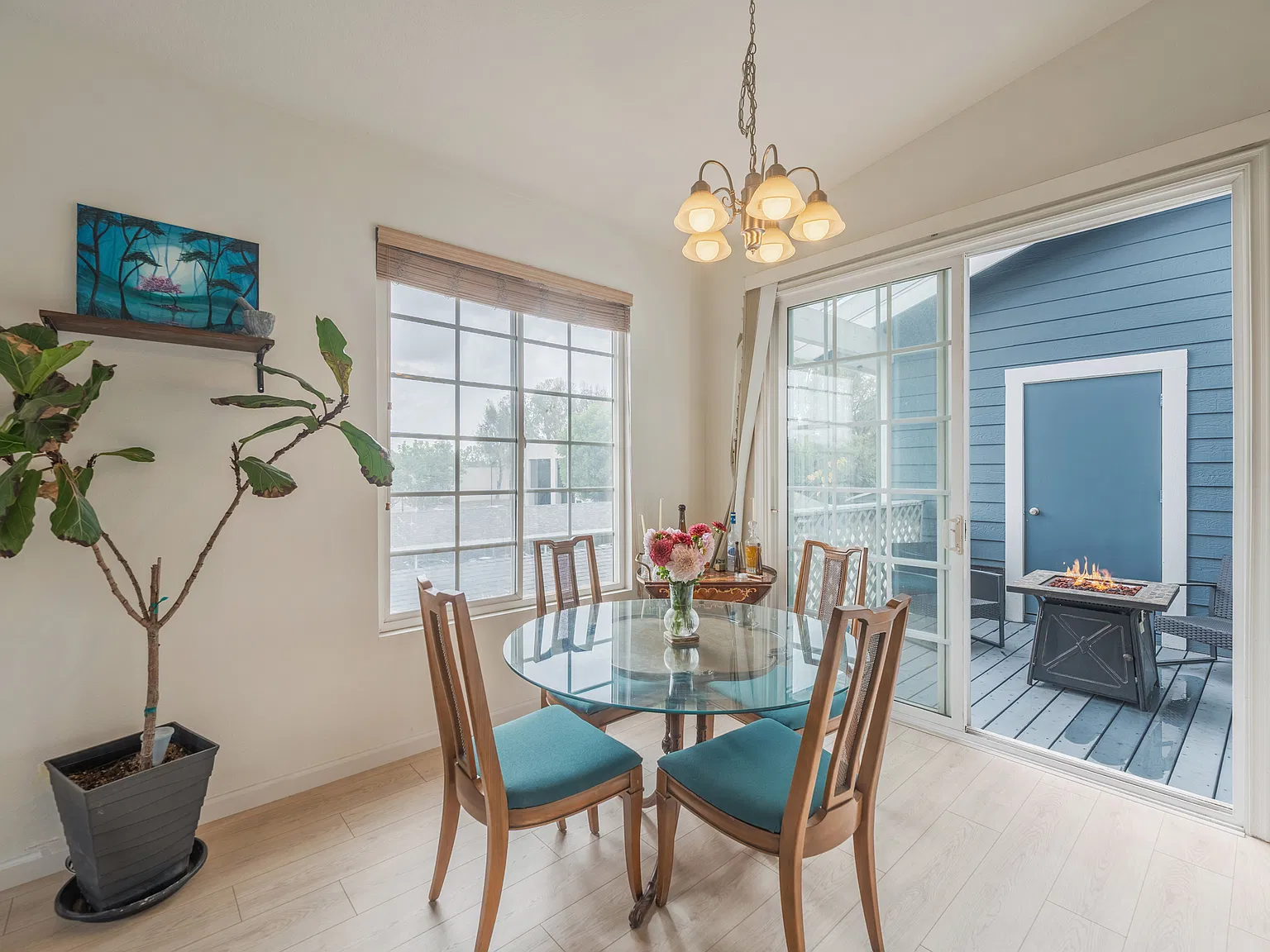 2 bed, 916 sqft, $3,700 — Photo 3