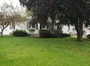 1401 Bismarck St, Green Bay, WI 54301