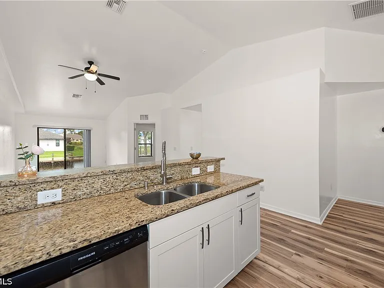 3520 SW 17th Ave — Photo 13