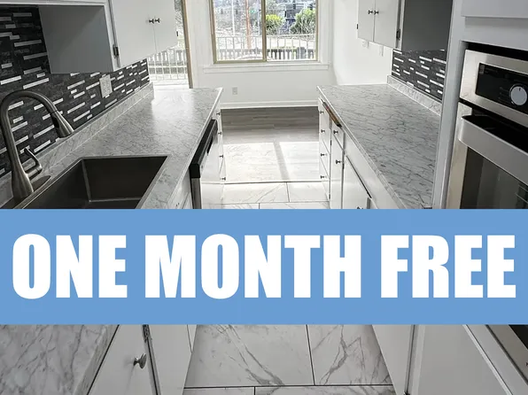 3800 Linden Ave N #4, Seattle, WA 98103