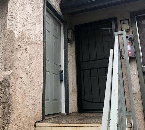 2nd image of 122 E Ventura St