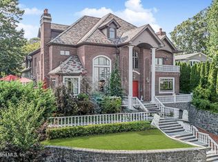 34 Claire Ct, Staten Island, NY