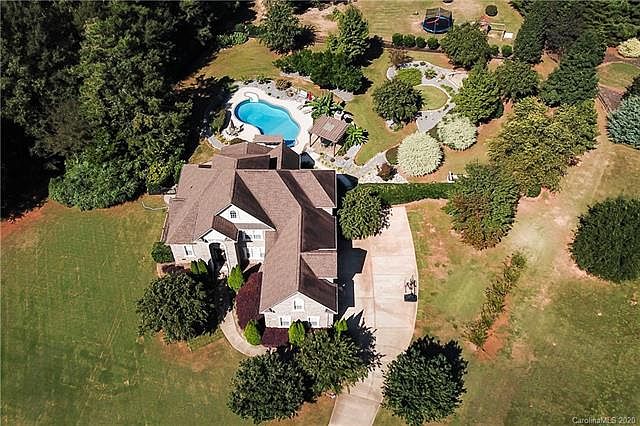 1st image of 3014 Landis Ct