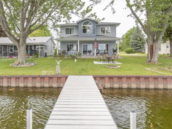 11105 Hahn Beach Dr, Evart, MI 49631