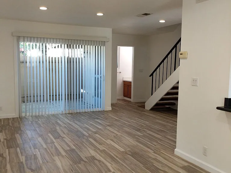 5622 Chestnut Cmn — Photo 1