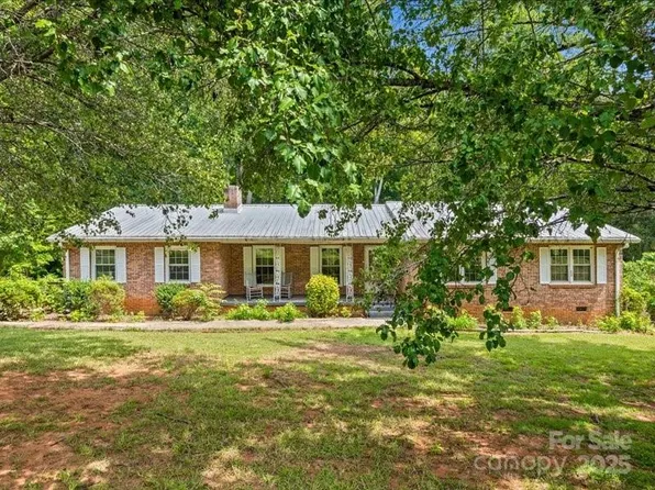 290 Grandview Rd S, Clover, SC 29710