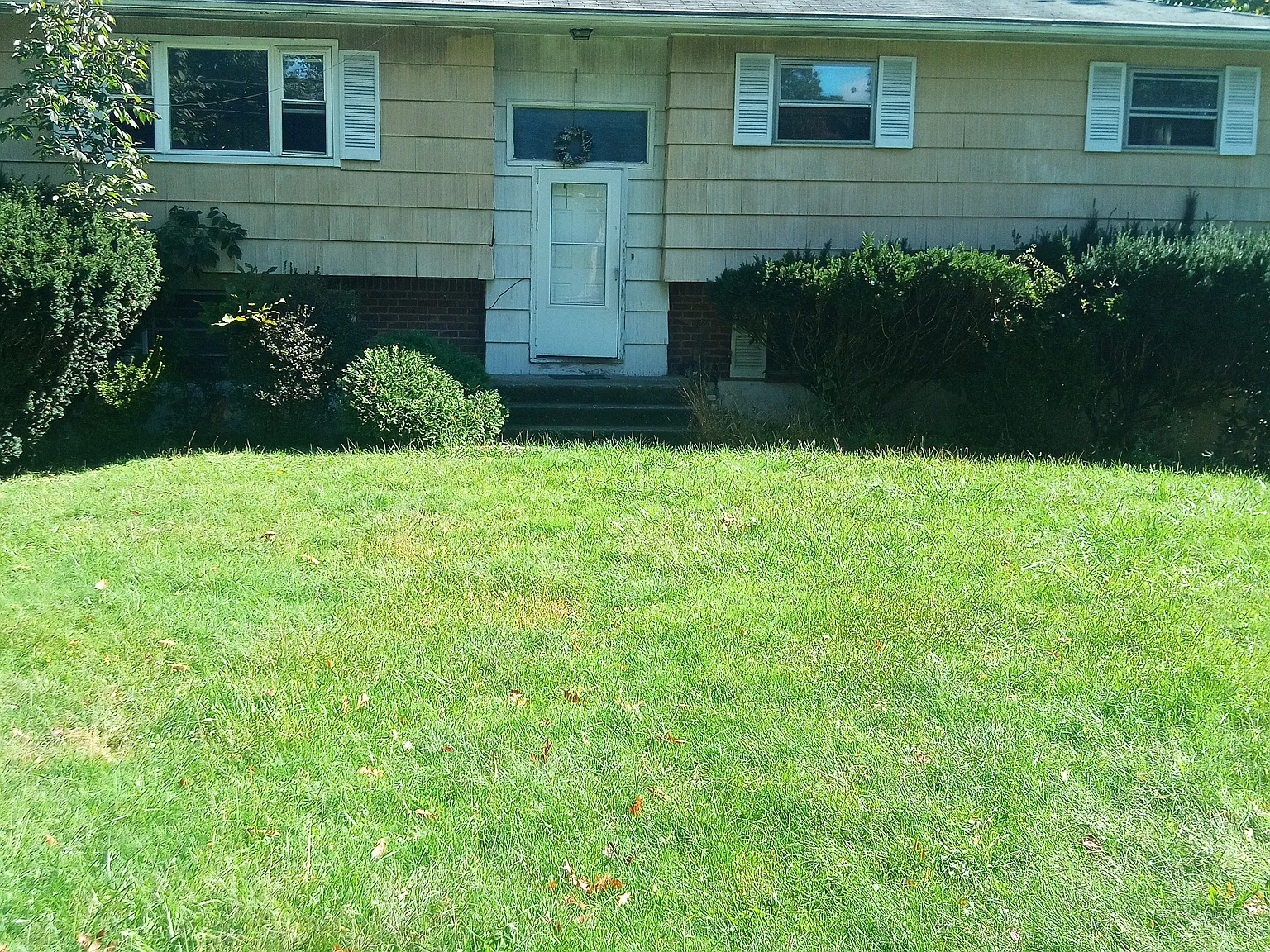 4 bed, 1.5 bath, 1865 sqft, $4,500 — Photo 1