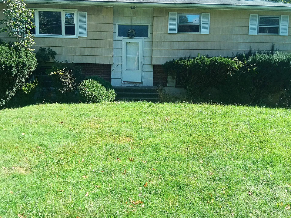 309 W Clarkstown Rd