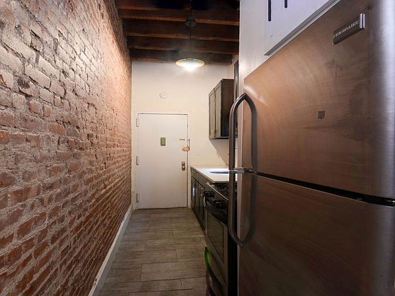 4th image of 786 Park Pl #7