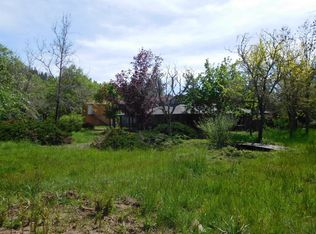 250 Rail Ln, Cave Junction, OR 97523