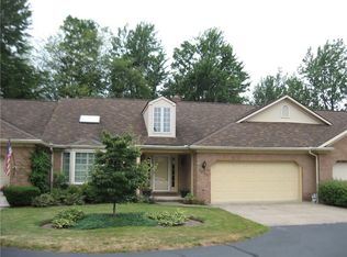 3292 Georgian Ct, Erie, PA 16506