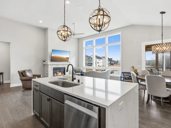 13301 Fondant Trl N, Hugo, MN 55038