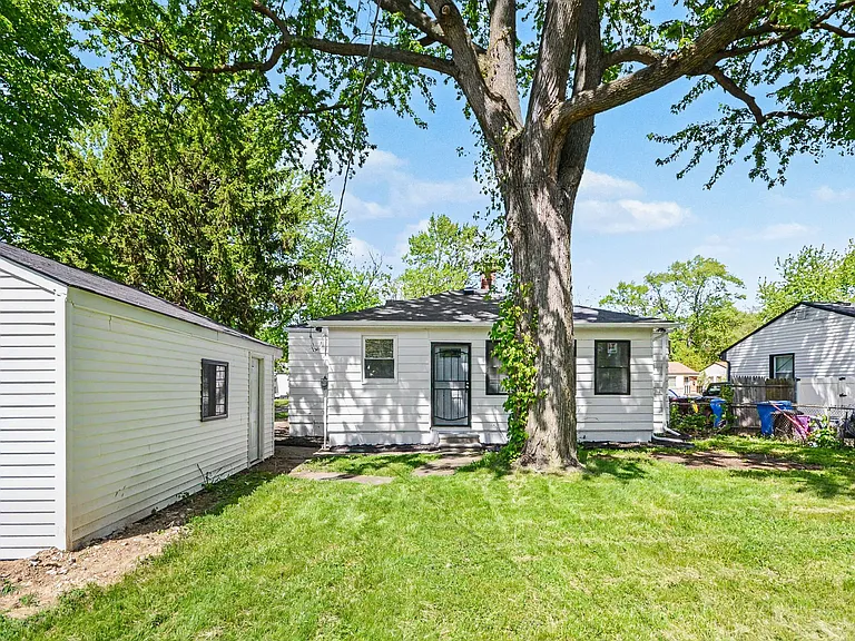 27157 Lucerne Dr — Photo 24