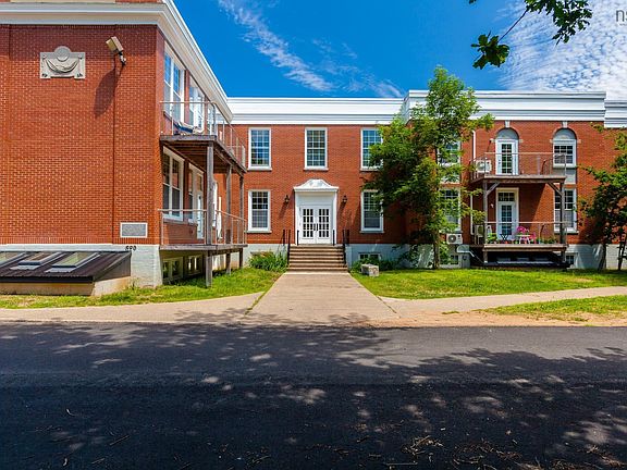 4th image of 151 Ritchie St #101