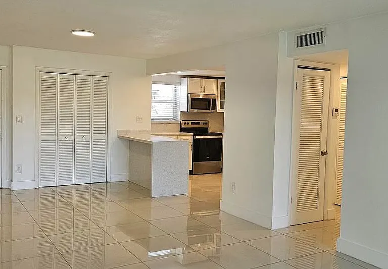 9170 Fontainebleau Blvd #301 — Photo 7
