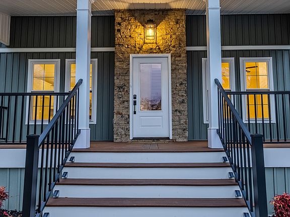 4th image of 158 California Ave