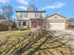 9485 Baywood Dr, Plymouth, MI 48170