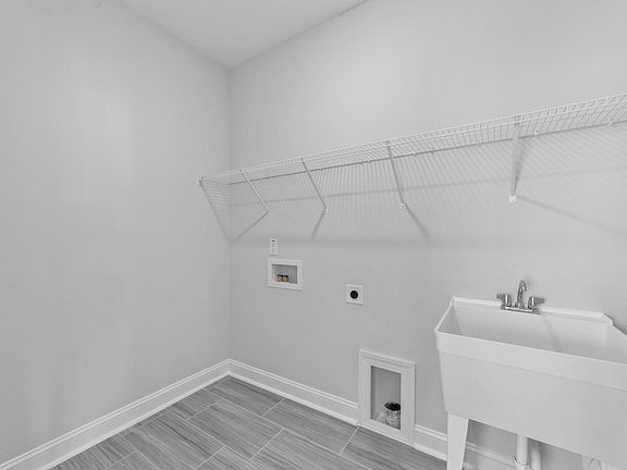 4th image of 530 Crafton St
