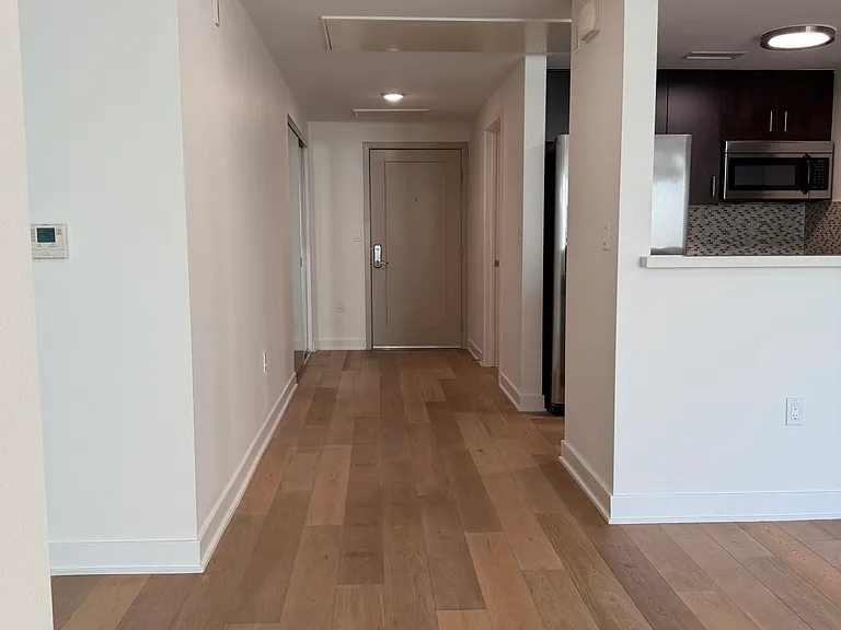 436 S Virgil Ave #Penthouse 15 — Photo 4