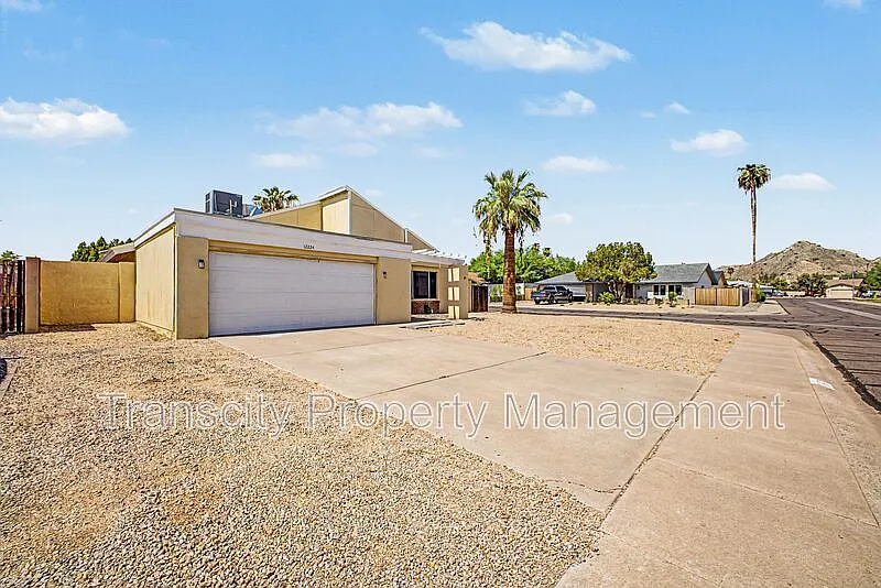 2 bed, 2.0 bath, 1146 sqft, $1,750 — Photo 2
