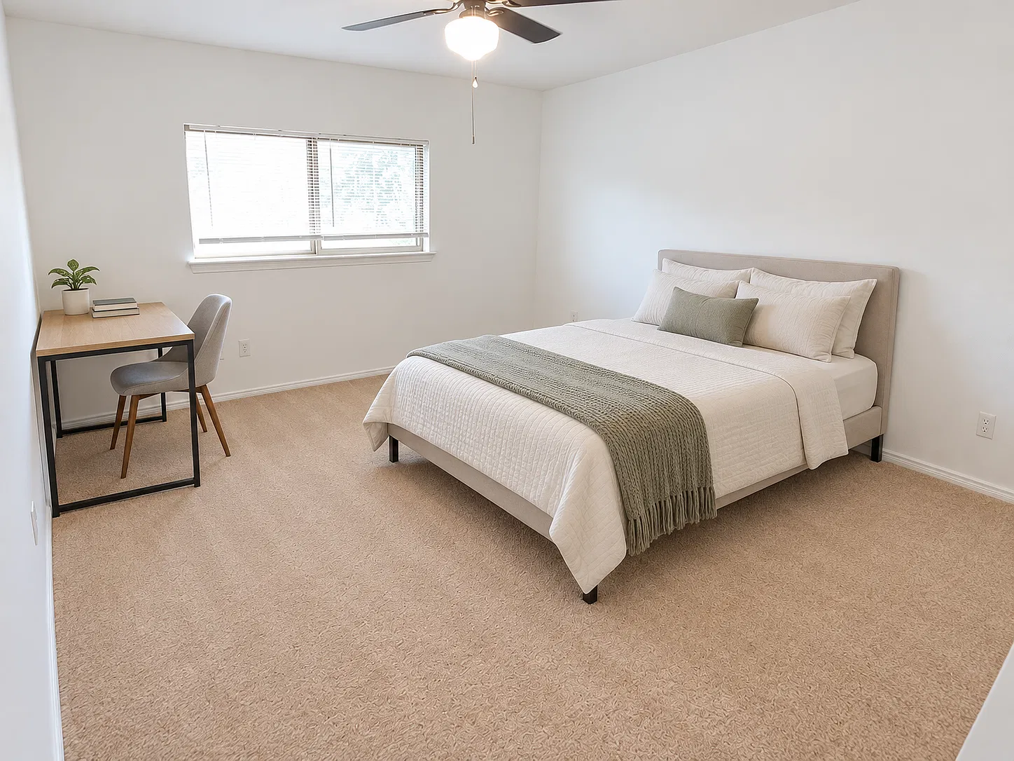 1 bed, 2.5 bath, 2912 sqft, $500 — Photo 1