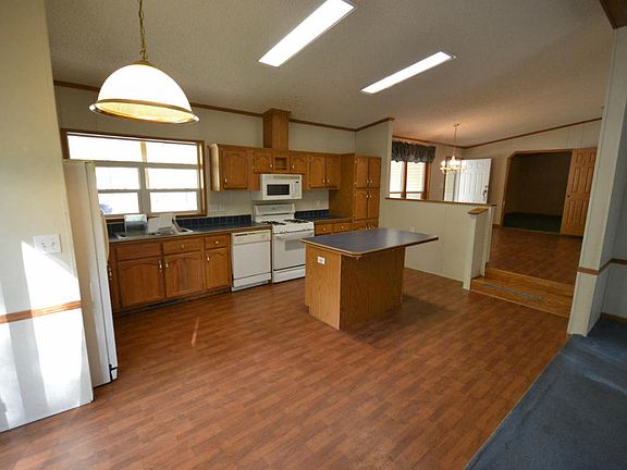 4th image of 5090 Briar Cliff Dr