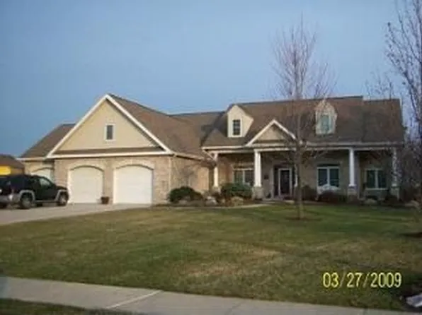 867 Elk Ridge Dr, Northwood, OH 43619