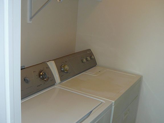 laundry room with washer & dryer