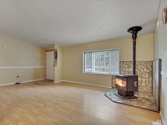 3rd image of 27620 44th Ave E