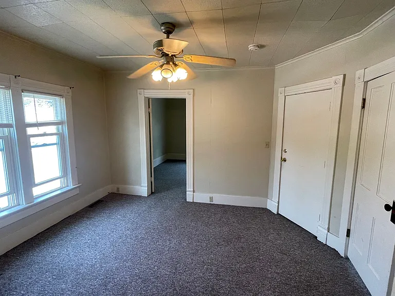 421 Scott Ave — Photo 8